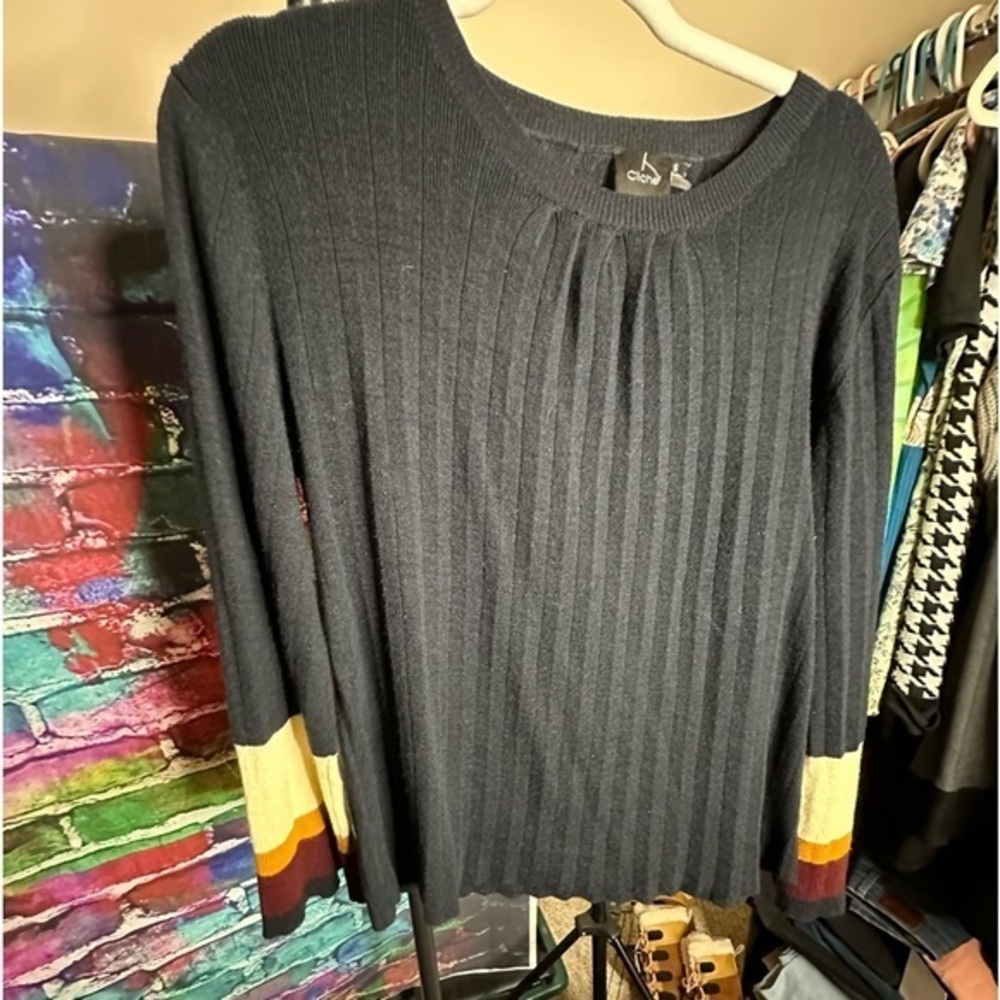 NWOT Cliche Small Sweater